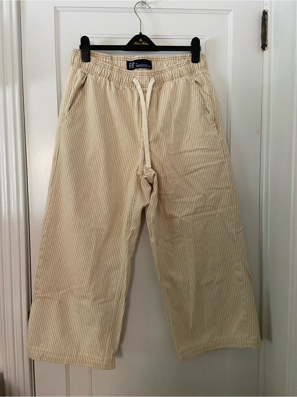 GAP High Rise Wide Leg pull-on pants in neutral stripe, size large
